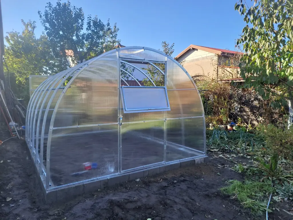 Montaż szklarni - dostawa Mońki